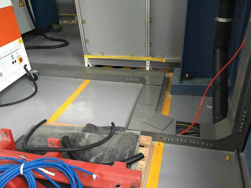 铁桥架布线